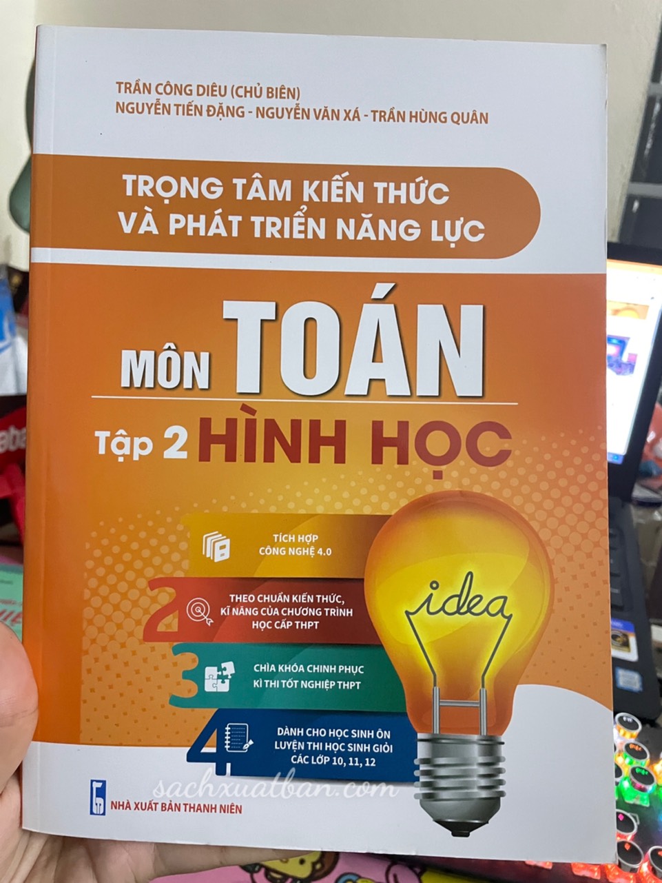 Sách Trọng Tâm Kiến Thức Và Phát Triển Năng Lực Môn Toán Tập 2: Hình Học