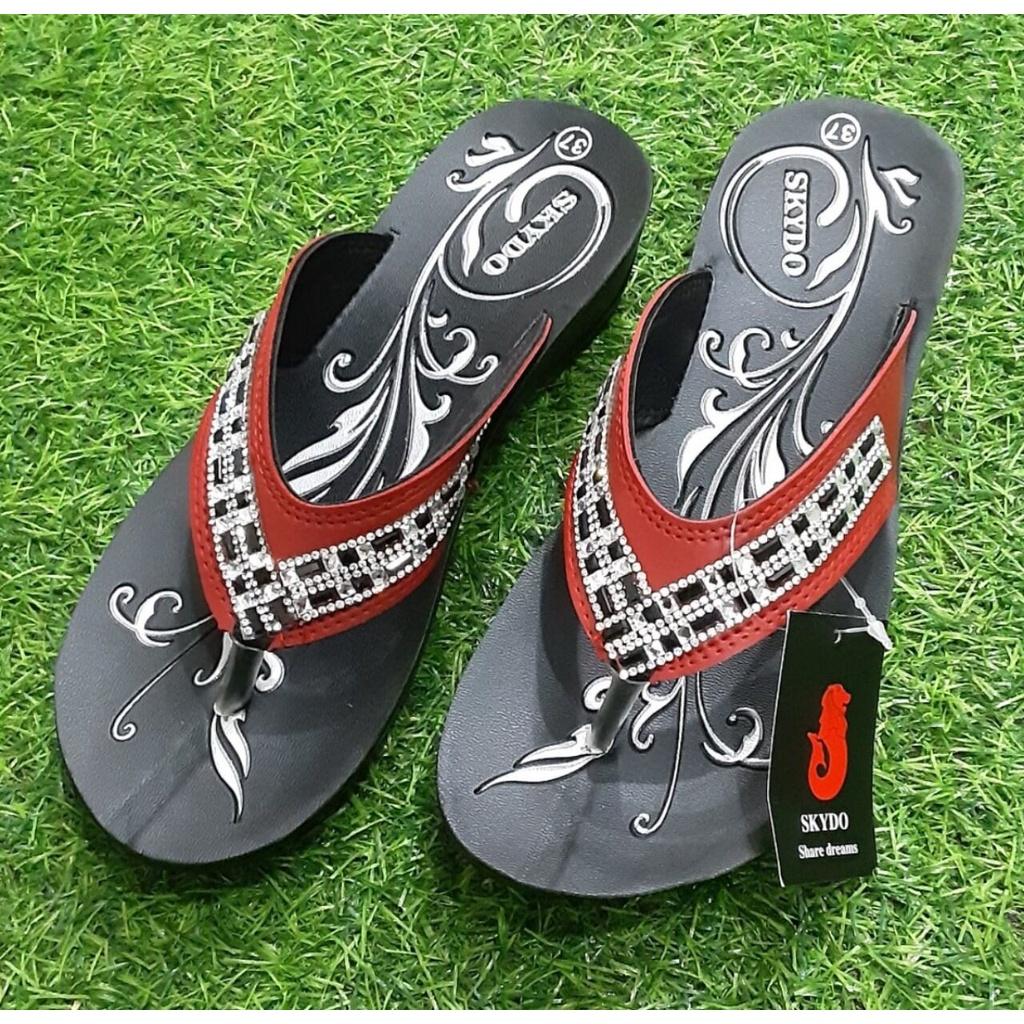 Dép xỏ ngón nữ, dép kẹp nữ,mã số B0132 , chất liệu mềm, nhẹ, mang êm chân, siêu bền, đế cao 3 cm, size từ 36-39.