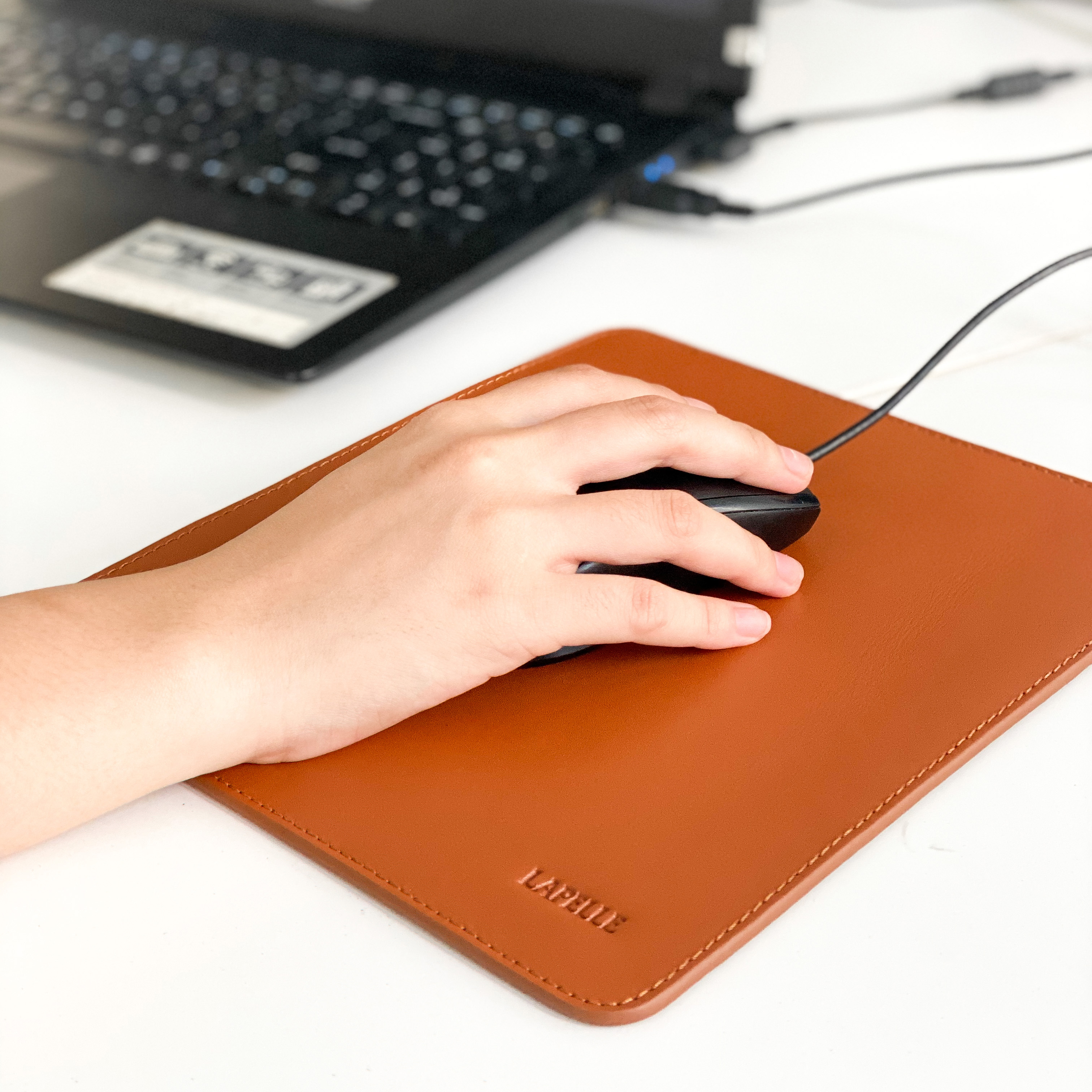 Bàn di chuột, miếng lót chuột bằng da bò thật kích thước 21.5 x 25 cm - Mouse Pads Leather LAPELLE