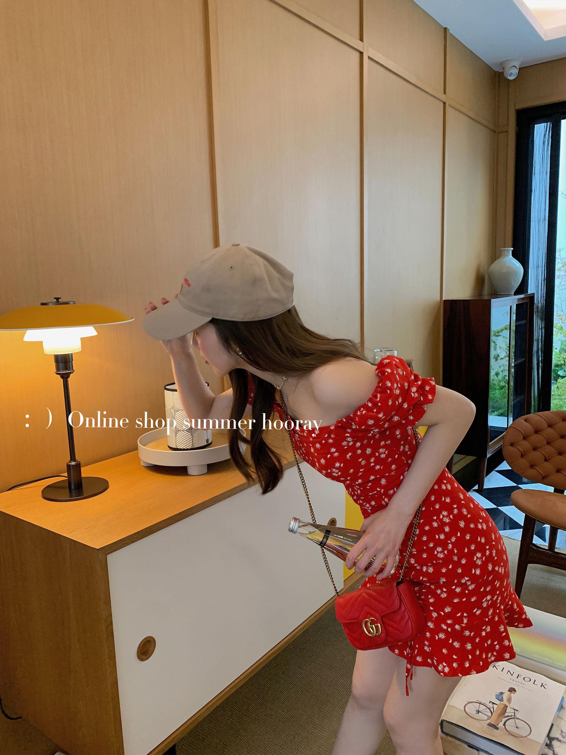 TOBE1SHOP Pháp Vintage màu đỏ mảnh hoa vuông cổ bong bóng tay áo đầm 2023 mùa hè eo cao hiển thị gầy váy ngắn nữ