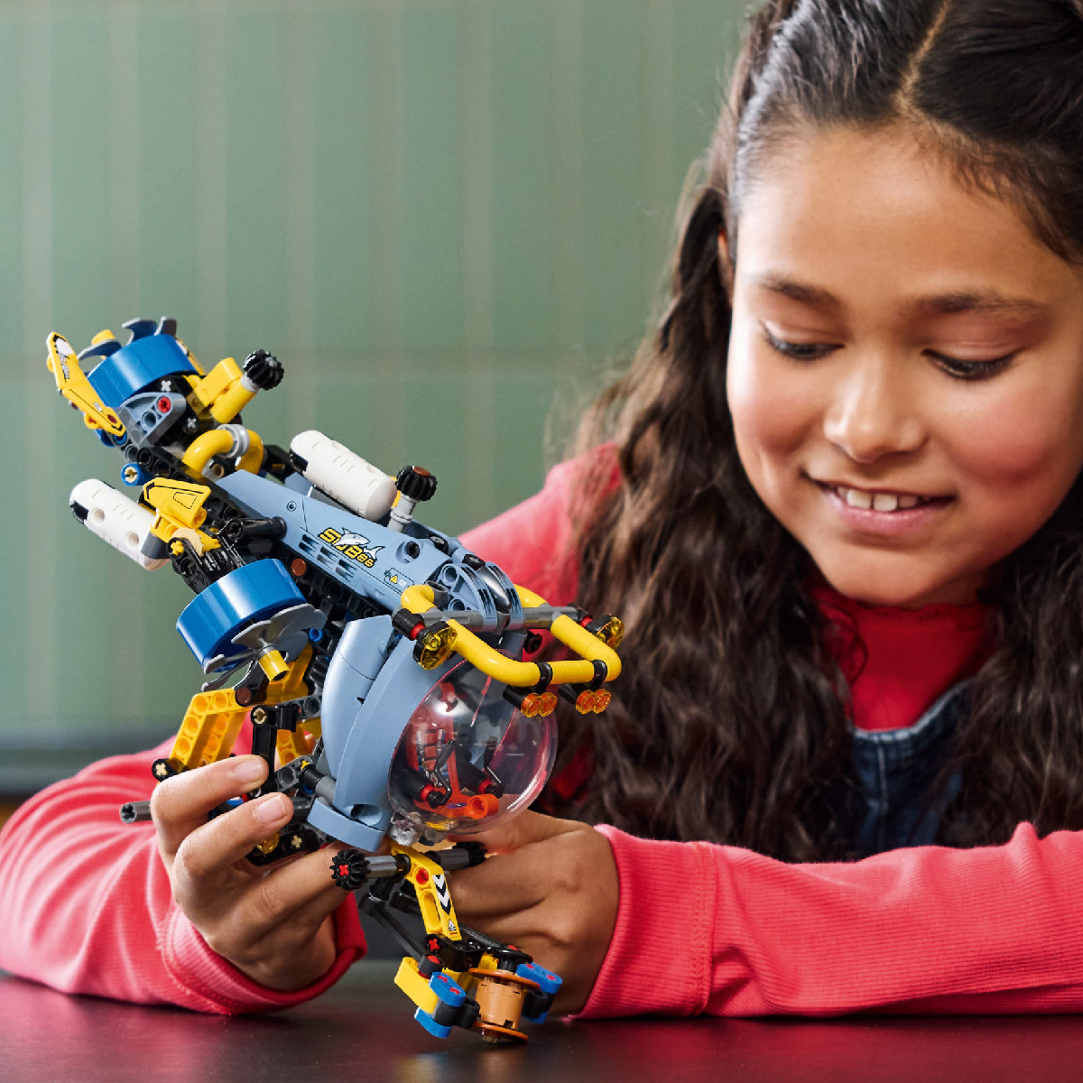 LEGO TECHNIC 42201 Đồ Chơi Lắp Ráp Tàu Ngầm Nghiên Cứu Biển Sâu (413 chi tiết)