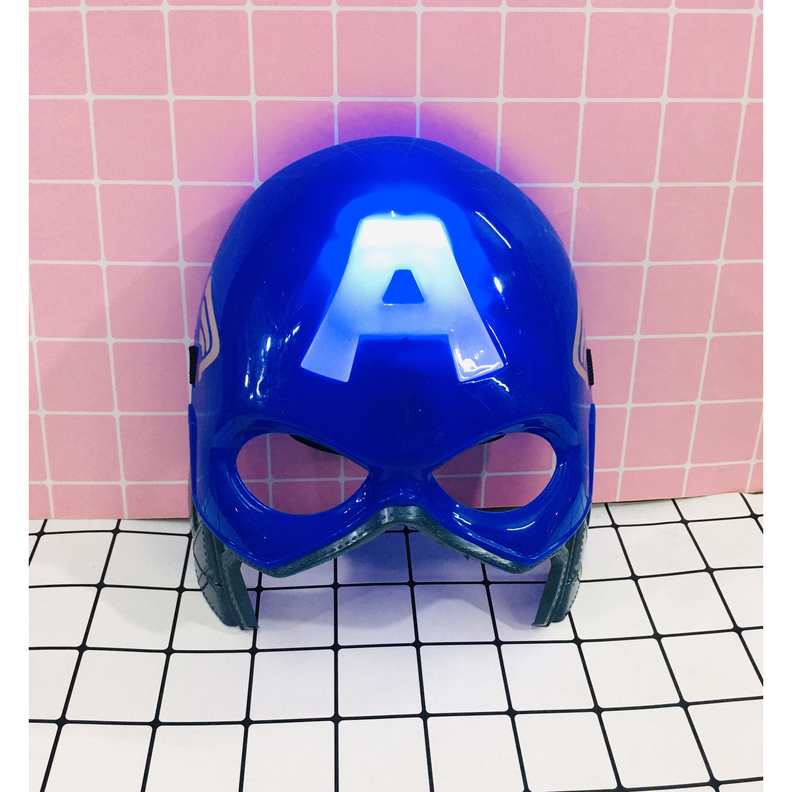 Mặt nạ Captain America có đèn