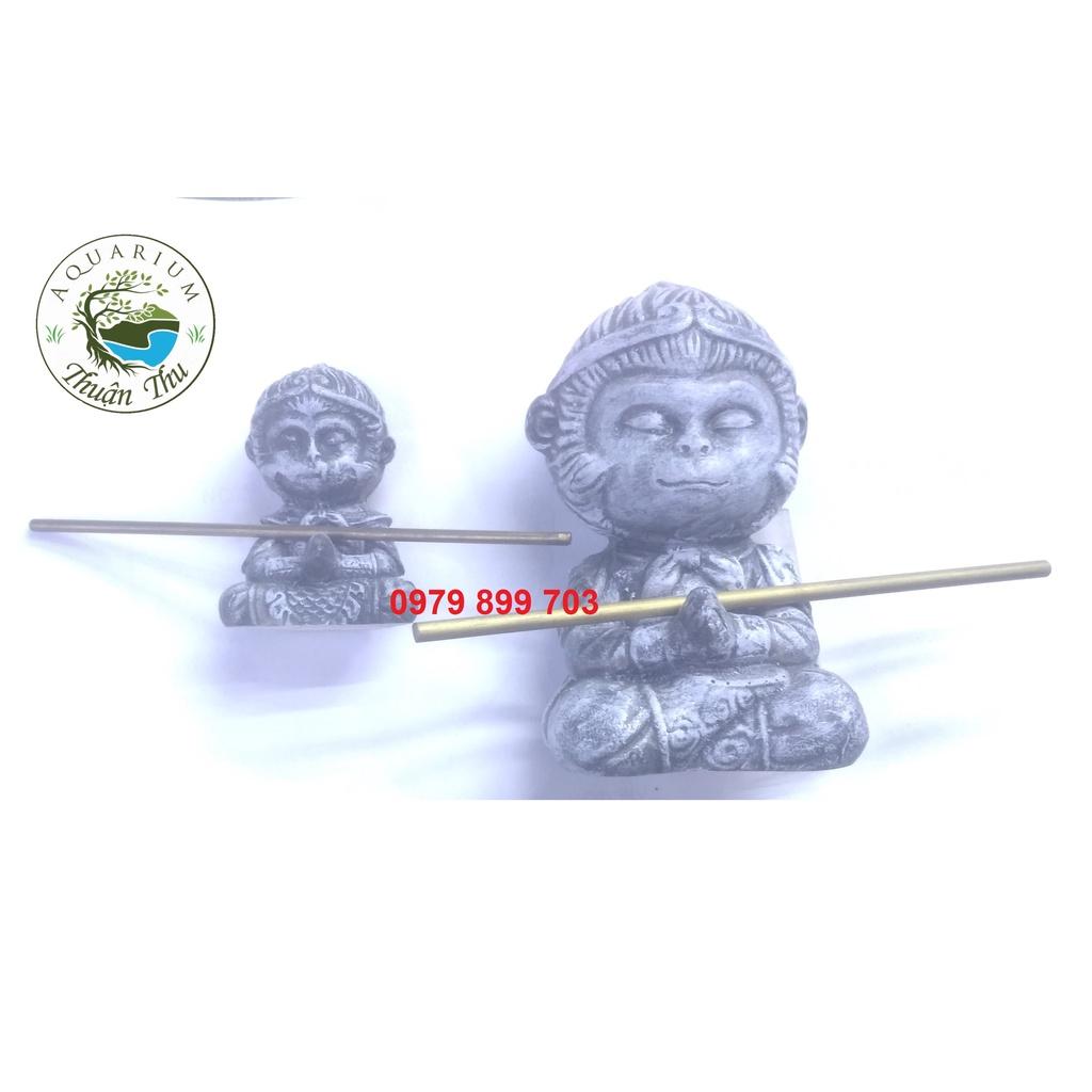 Tượng Tôn ngộ không và gậy trang trí tiểu cảnh, bể bán cạn hồ thủy sinh