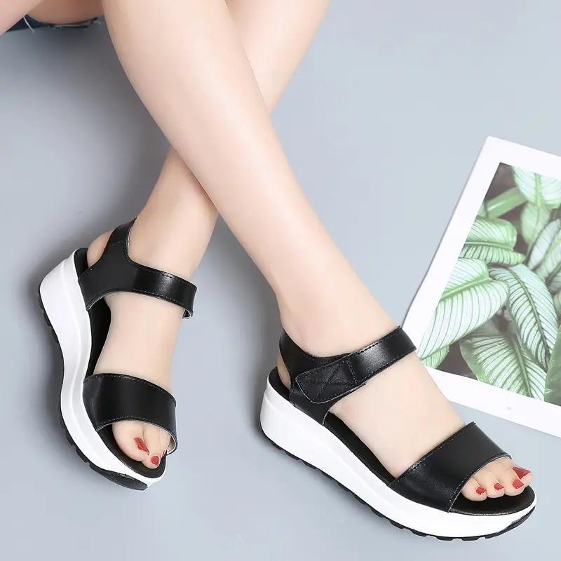 Ưu đãi nhất giày nữ tăng chiều cao giày nữ size lớn giày chạy bộ ngoài trời phiên bản Hàn Quốc