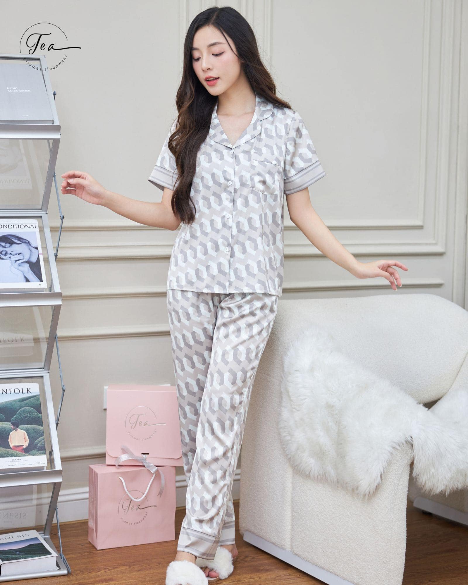 Bộ mặc nhà Pyjama lụa cao cấp Tea Store tay ngắn quần dài họa tiết hoa văn trám