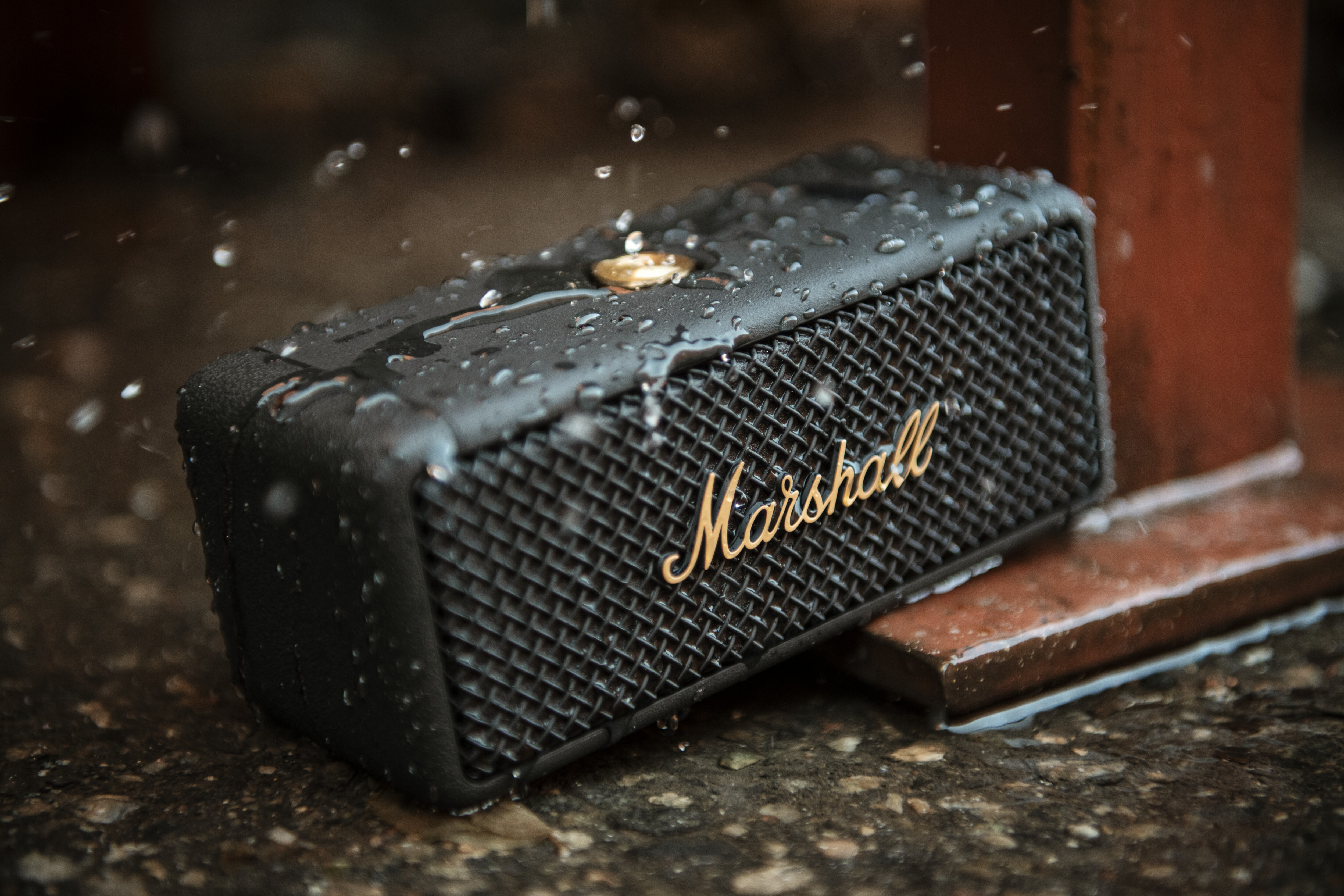 Loa Di Động Marshall Emberton Black &amp; Brass - Hàng Chính Hãng