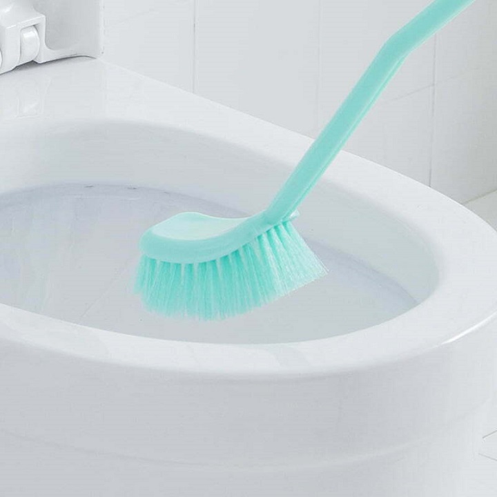 Chổi Nhựa Cọ Vệ Sinh Toilet Bồn Cầu Cán Cong Có Lỗ Treo Tiện Lợi