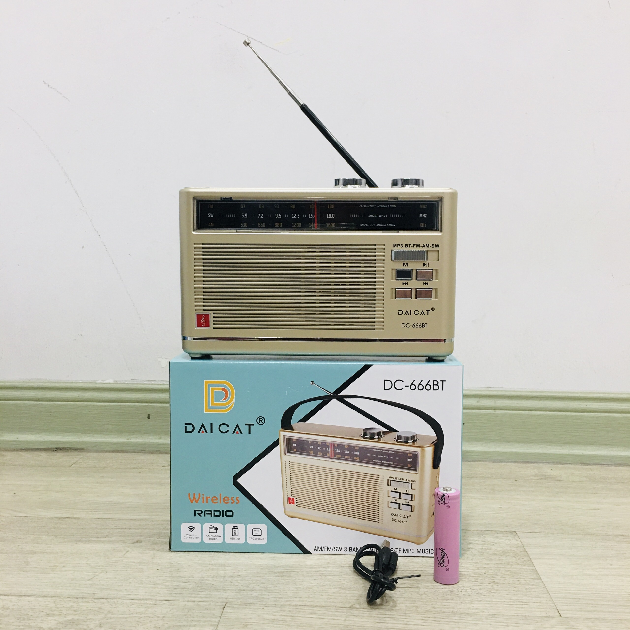 ĐÀI FM Radio DC-666BT- Bluetooth Đa Chức Năng Hỗ trợ thẻ nhớ và Usb mẫu mới Cho người thân yêu-Hàng Chính Hãng