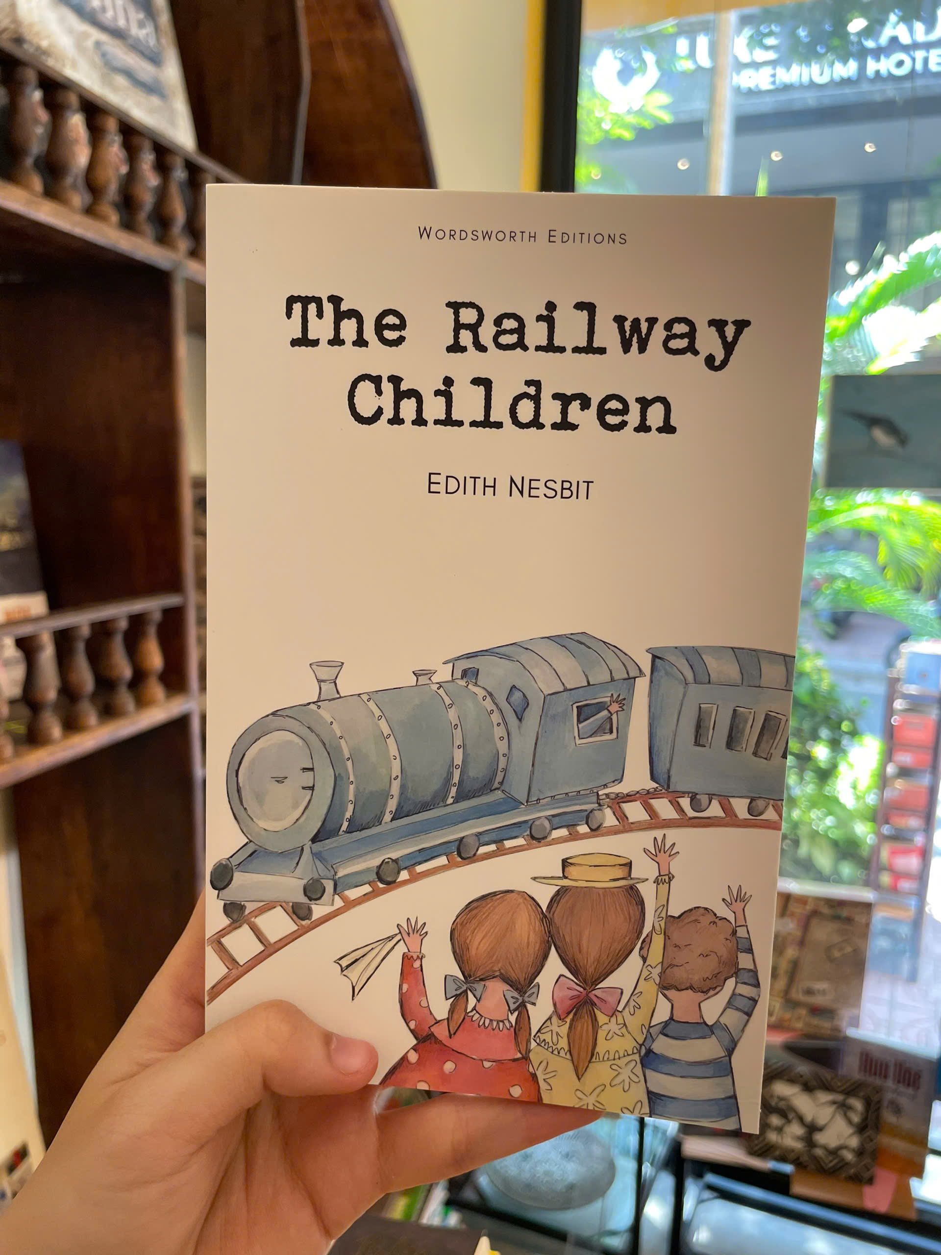 Sách - The Railway Children by E. Nesbit - Classics/Childrens/Fiction book in English - Ngoại Văn