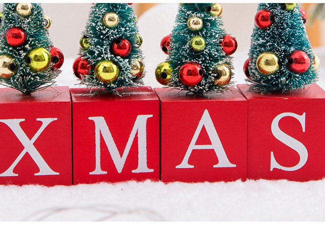 cây thông đế gô chữ xmas