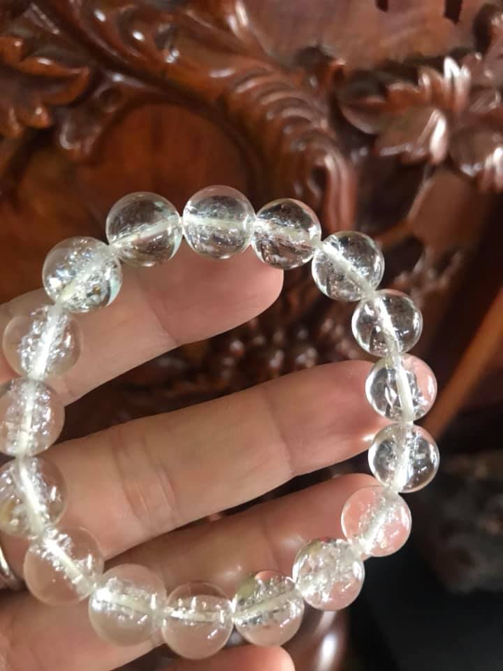 Vòng thạch anh trắng tuyết mới đá thiên nhiên size 10,5mm  nữ mệnh kim , thủy đúng cung sanh