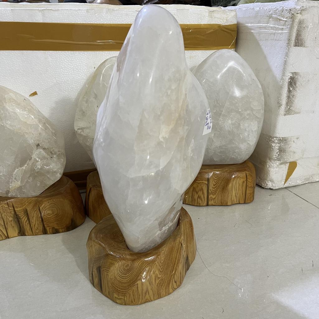 Đá, trụ đá thạch (anh) cao 38 cm nặng 11 kg ( CUNG TÀI ĐỨC) tự nhiên cho người mệnh Thủy và Kim cả đế