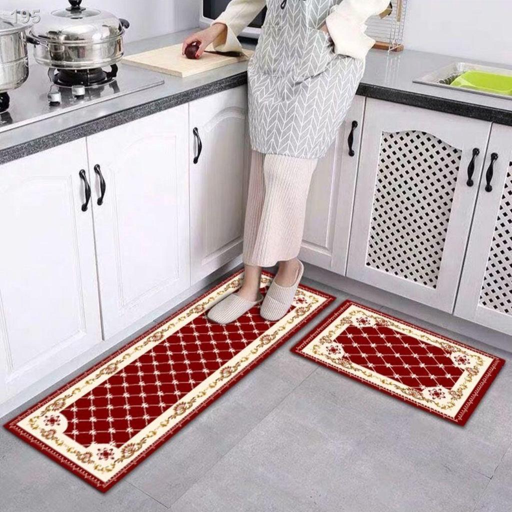 Thảm trải sàn nhà bếp gia đình có thể lau và dùng một lần