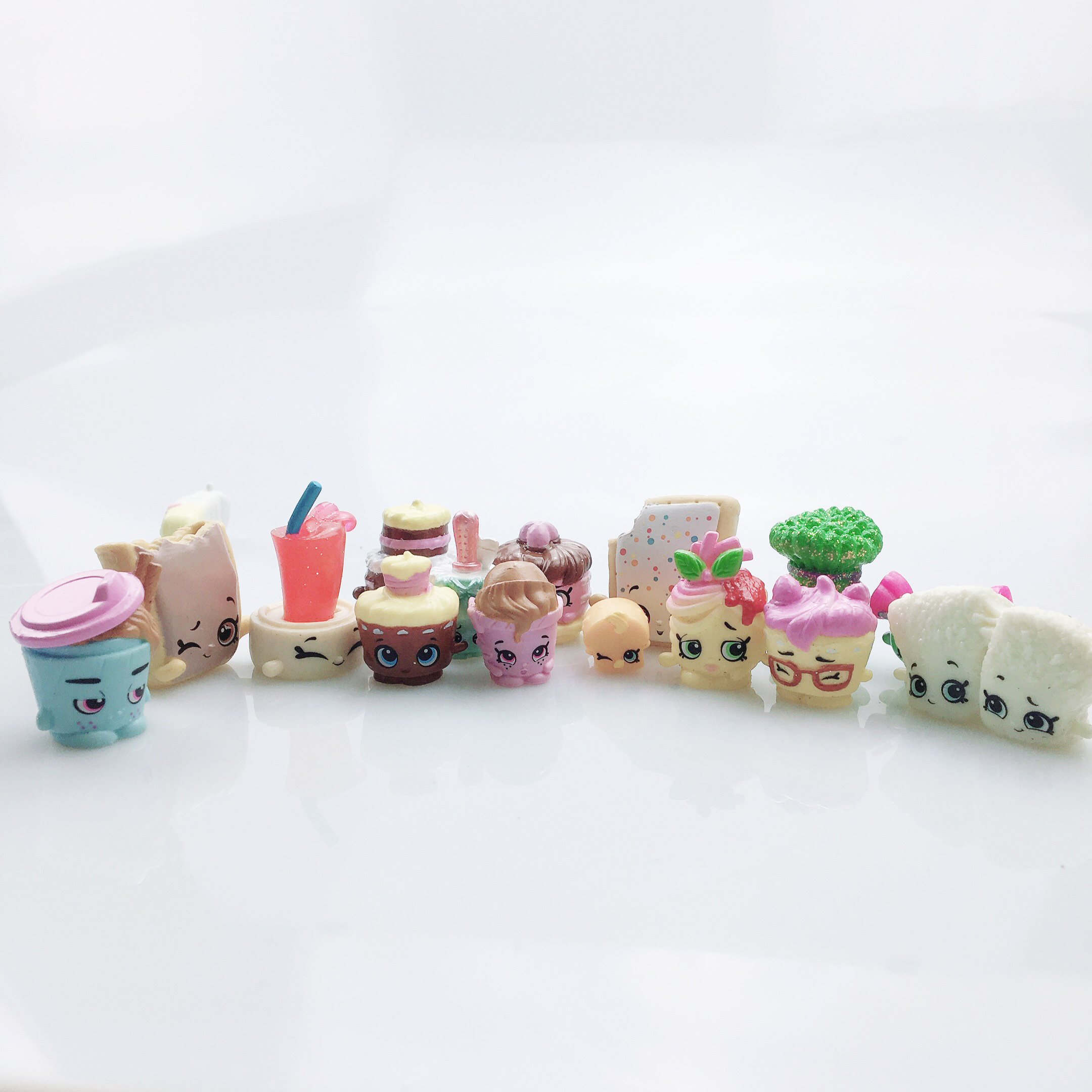 Đồ chơi Shopkins siêu dễ thương, nhiều mẫu đẹp, chất liệu an toàn cho bé - Set 50 con