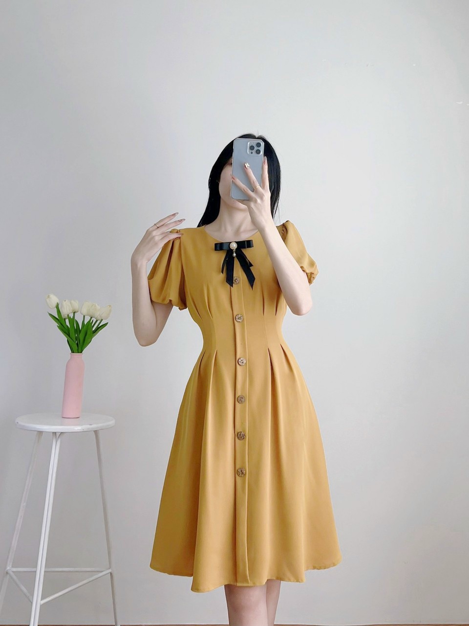 Hàng thiết kế - Đầm xòe xếp ly tay phồng phối nút gỗ kèm nơ cài vintage - VN50235
