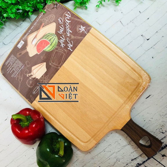 THỚT GỖ CHỮ NHẬT TAY CẦM CAO CẤP. Thớt nhỏ ngang 25cm, dài 43cm. Dụng cụ Sản xuất bởi GỖ BEECH hay gọi GỖ ÓC CHÓ WALNUT Kiểm nghiệm và chứg nhận bởi VSATTP AN TOÀN SỨC KHOẺ