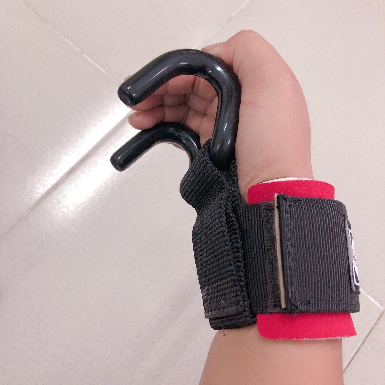 Quấn Cổ Tay Có Móc Sắt Bọc cao Su - 1 cặp
