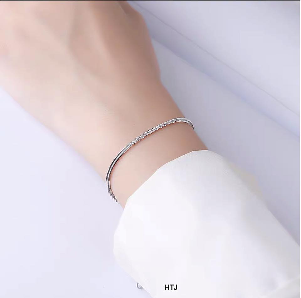 Lắc tay nữ thời trang chất liệu bằng bạc MS062