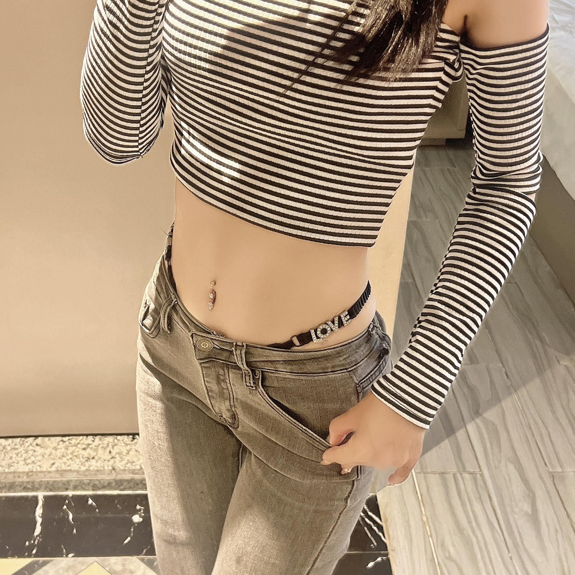 Quần lót lọt khe lộ cạp quần lót My Love