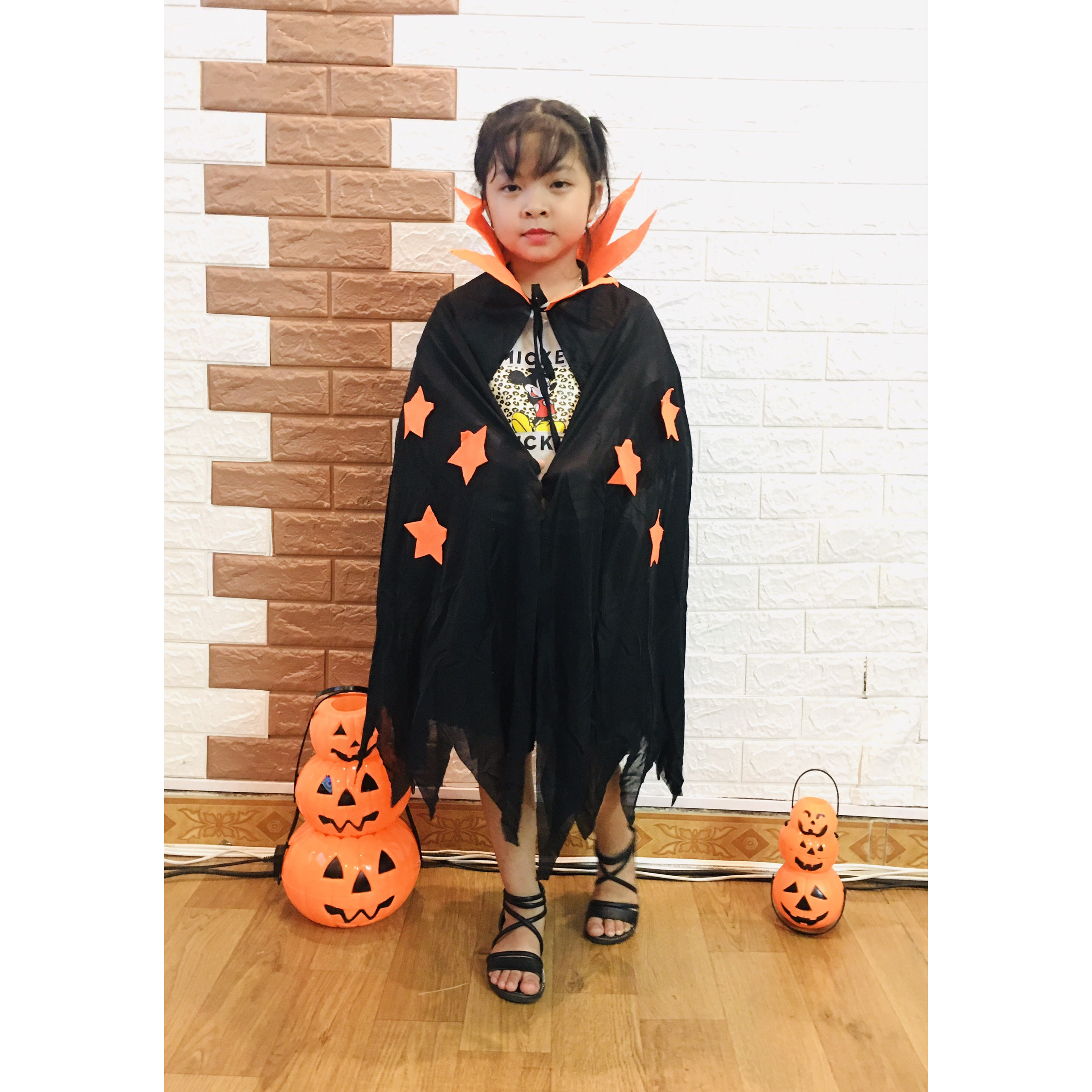 Áo choàng cổ vương miện hoá trang halloween ( mẫu ngẫu nhiên )