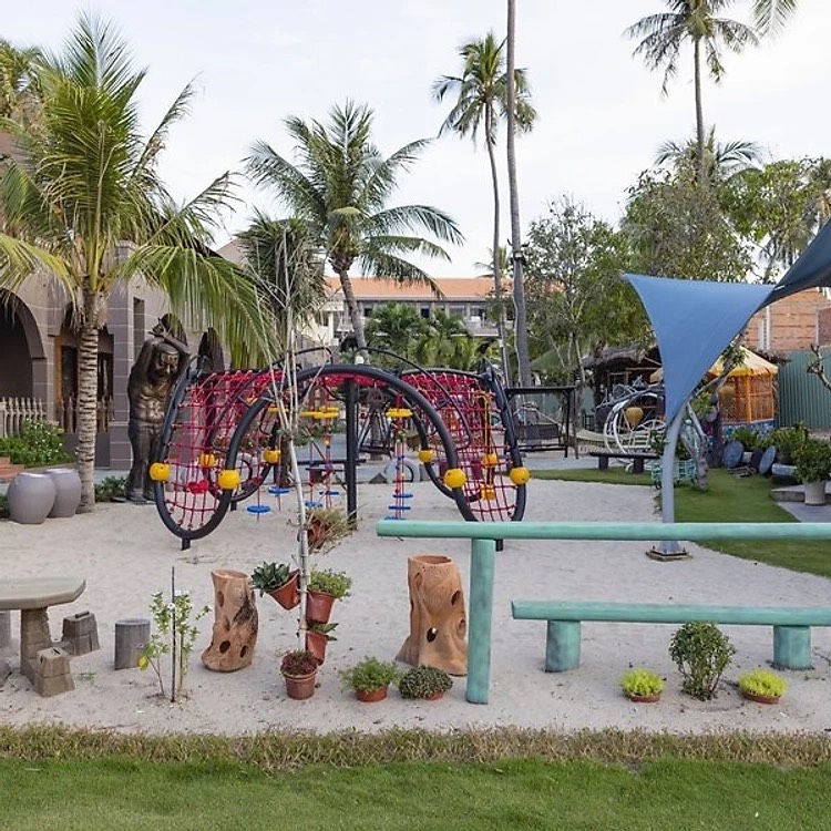 Le Viva Resort 4* Mũi Né - Buffet Sáng, Hồ Bơi Lớn, Bãi Biển Riêng, Ngay Trung Tâm Huỳnh Thúc Kháng, Thuận Tiện Tham Quan