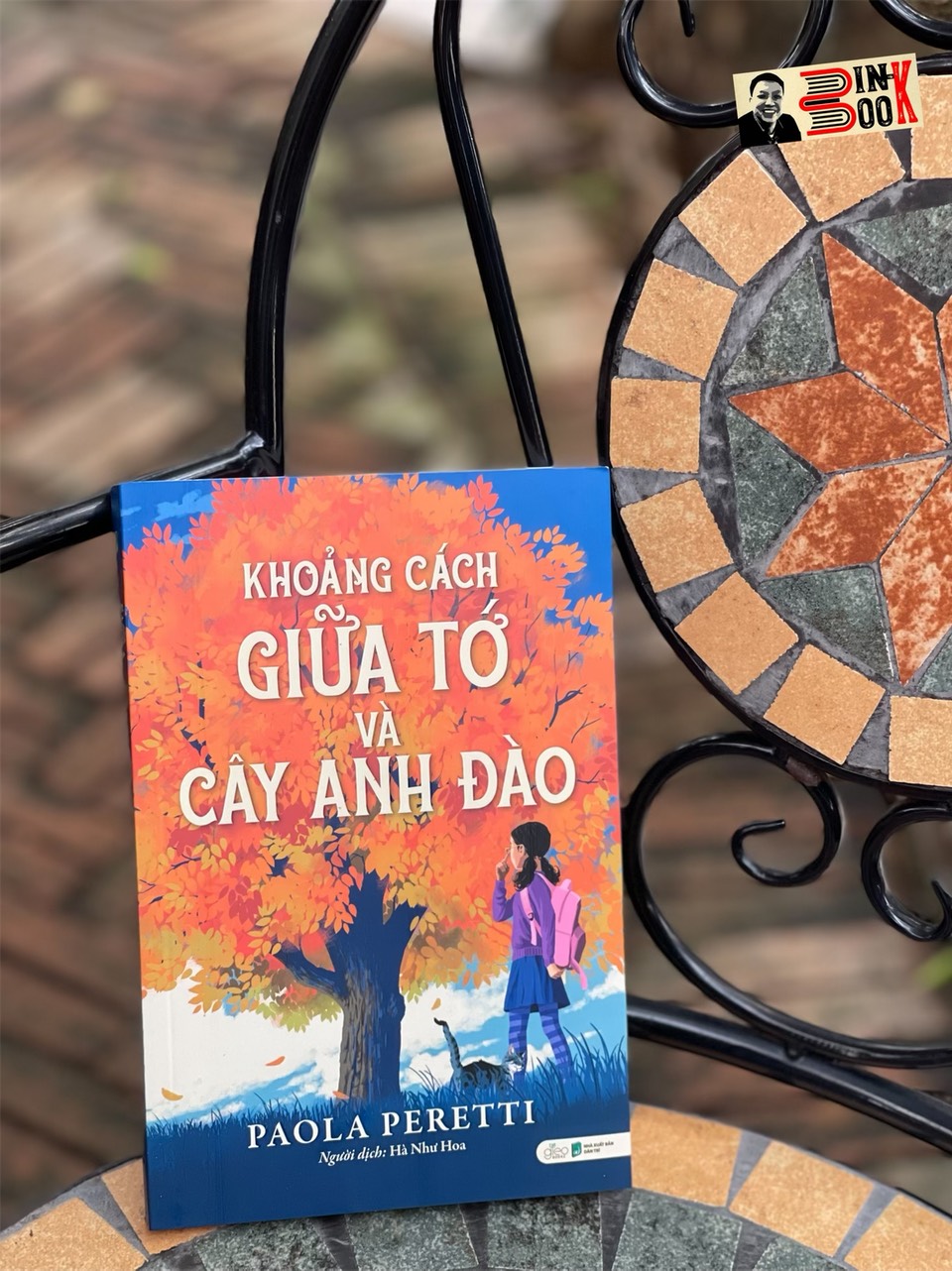 KHOẢNG CÁCH GIỮA TỚ VÀ CÂY ANH ĐÀO – Paola Peretti – Hà Như Hoa dịch – Gieobooks - NXB Dân Trí