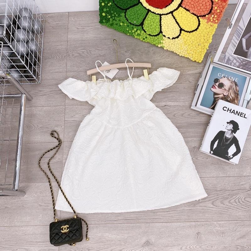 Váy trắng trễ vai hoa xốp mẫu thiết kế mới