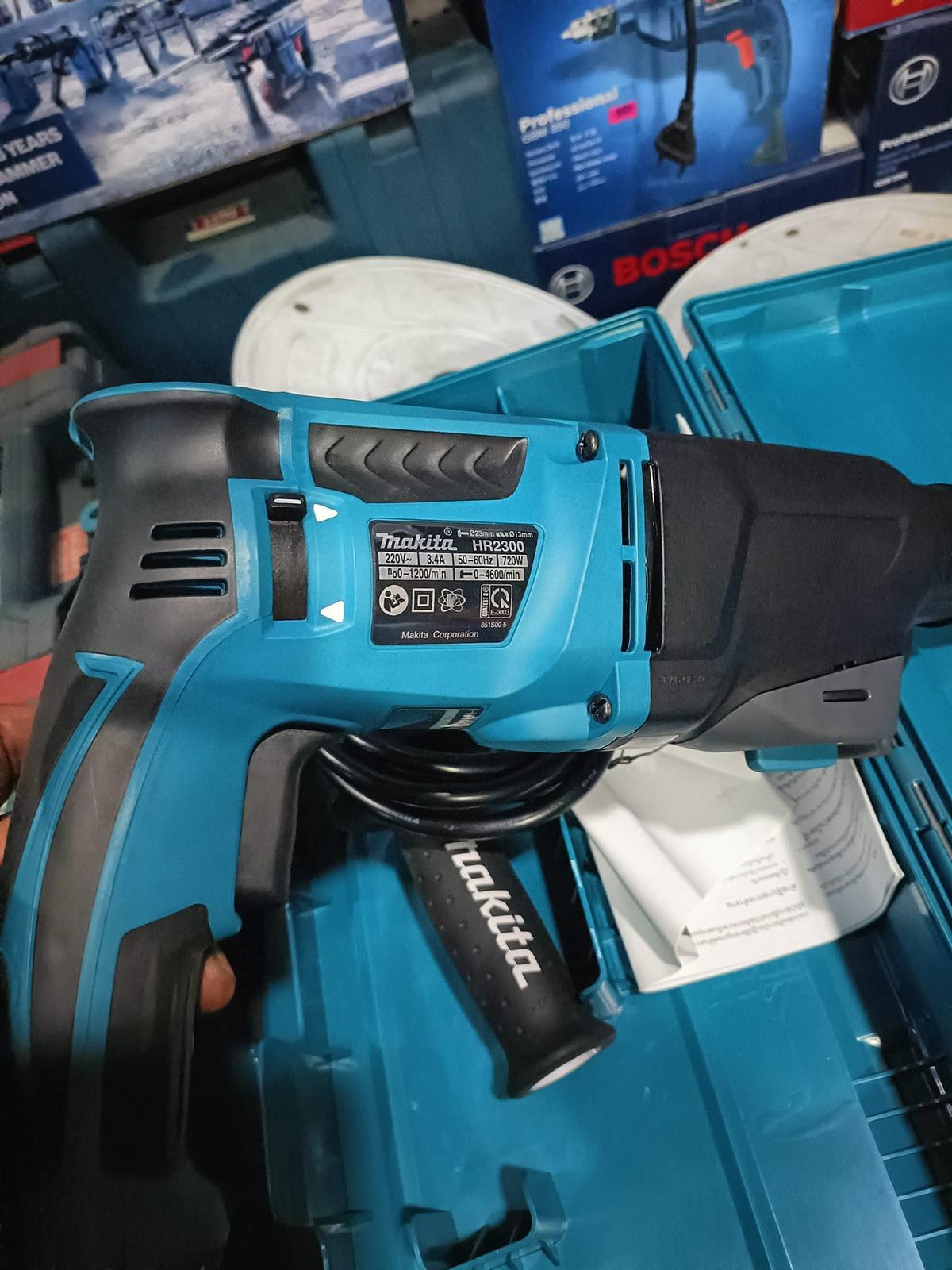 MÁY KHOAN BÊ TÔNG 23MM 720W MAKITA HR2300 - HÀNG CHÍNH HÃNG
