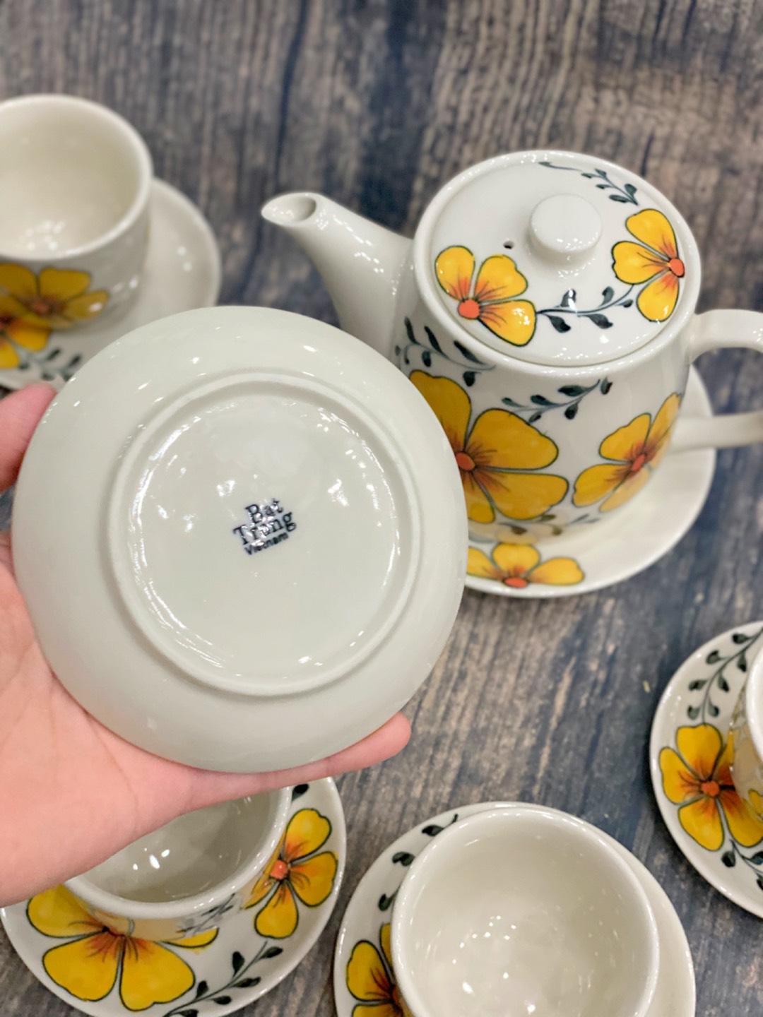 BỘ ẤM TRÀ VẼ MAI VÀNG Dung tích 650ml .
