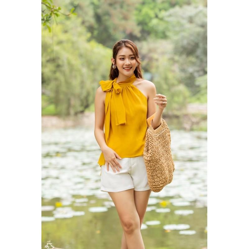 Quần short Clothesrack xếp ly trắng