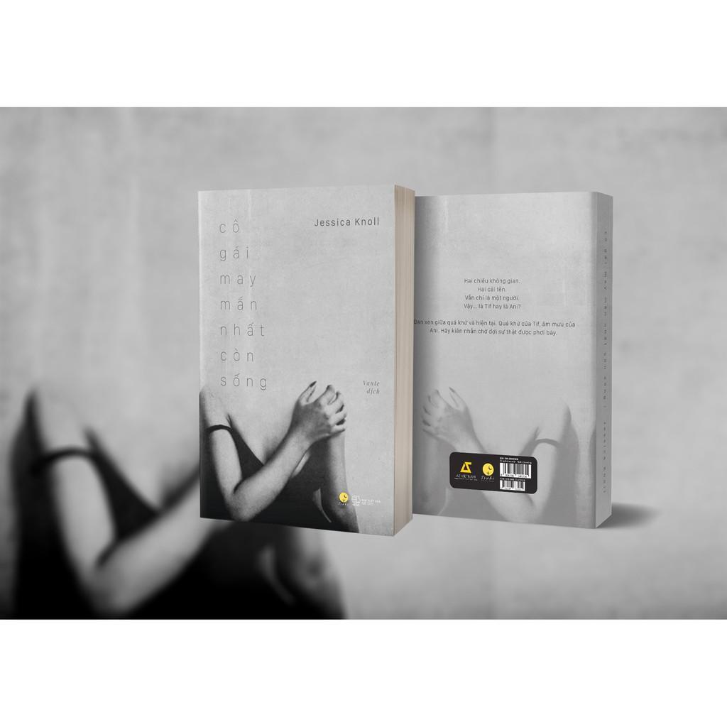 Sách Cô gái may mắn nhất còn sống - Bản Quyền