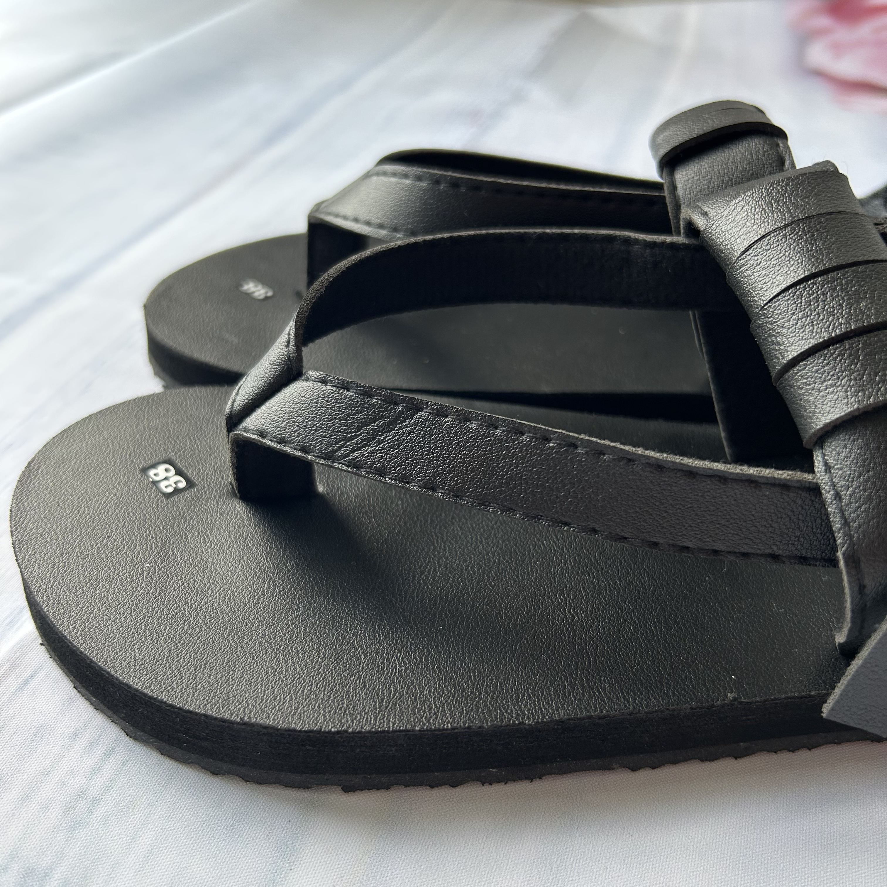 Dép sandal Nữ quai da mềm Đế bệt Cao Su ôm chân LYNA Sandal mã SD10