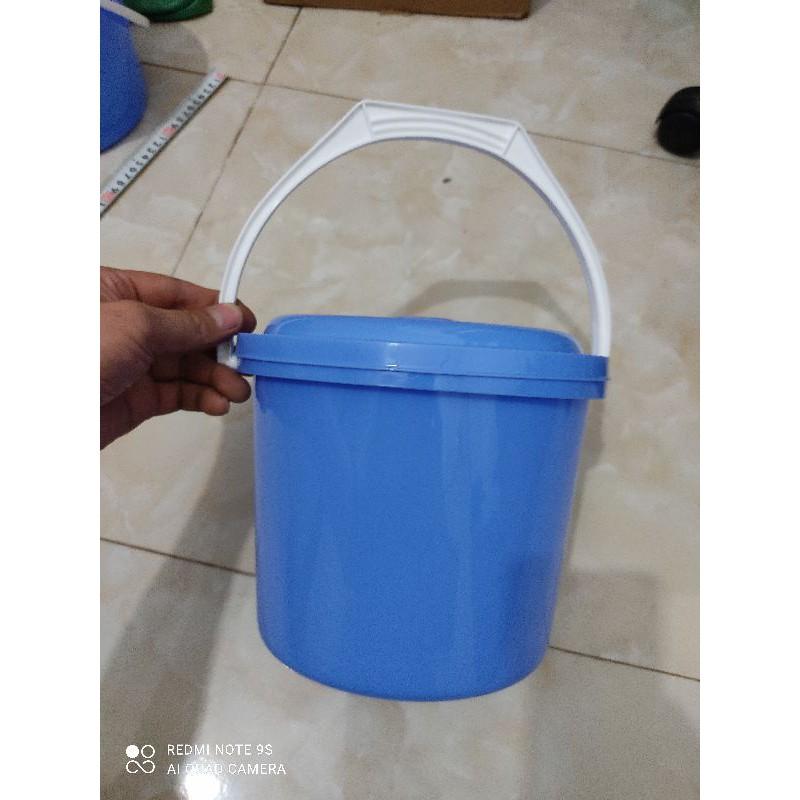 Xô nắp nhựa có tay xách