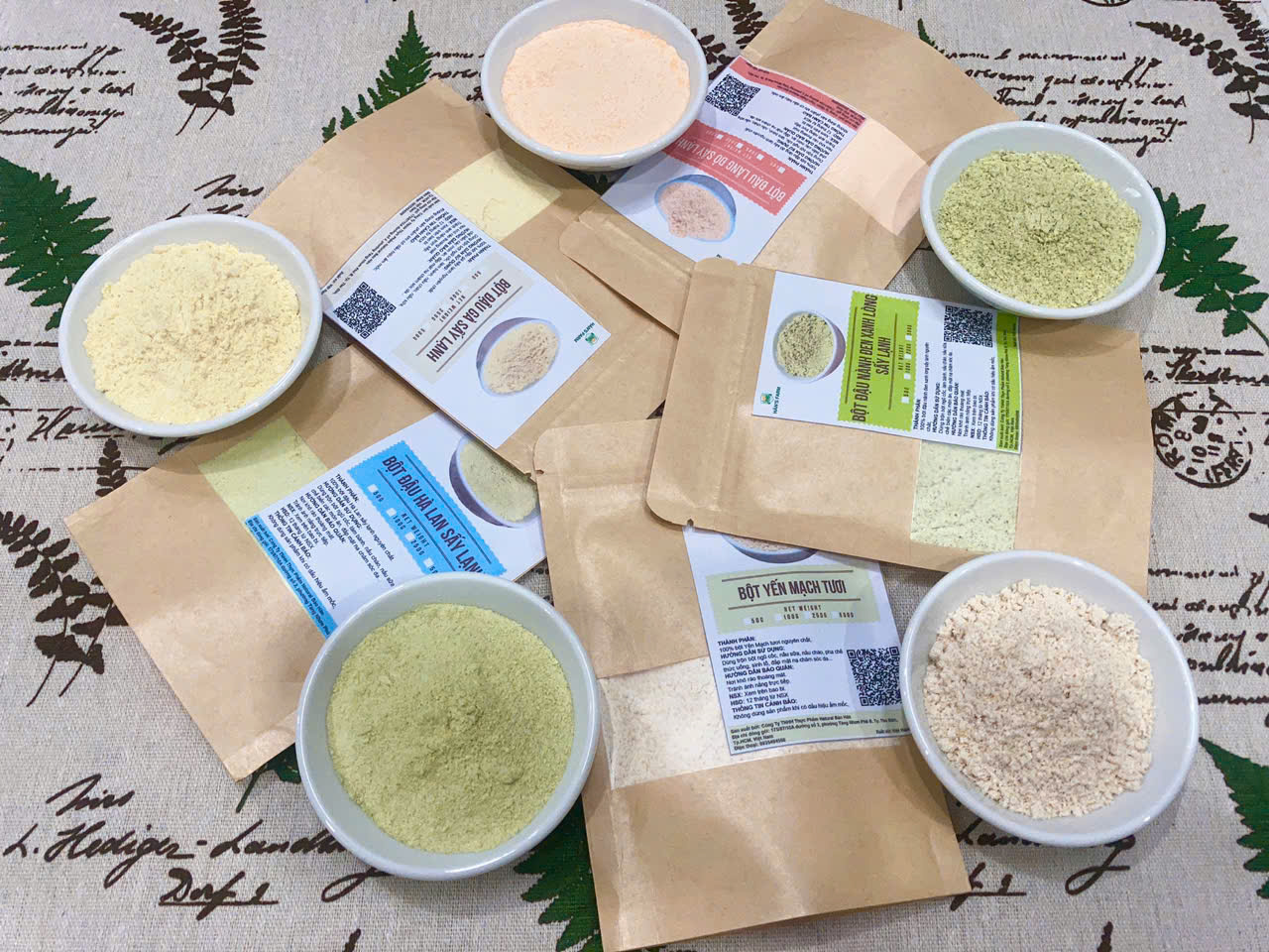 Combo 5 loại bột sấy lạnh: bột đậu gà, bột đậu lăng đỏ, bột đậu hà lan, bột đậu nành đen xanh lòng, bột yến mạch tươi nguyên chất, siêu mịn, không biến đổi gen (mỗi gói 100g)