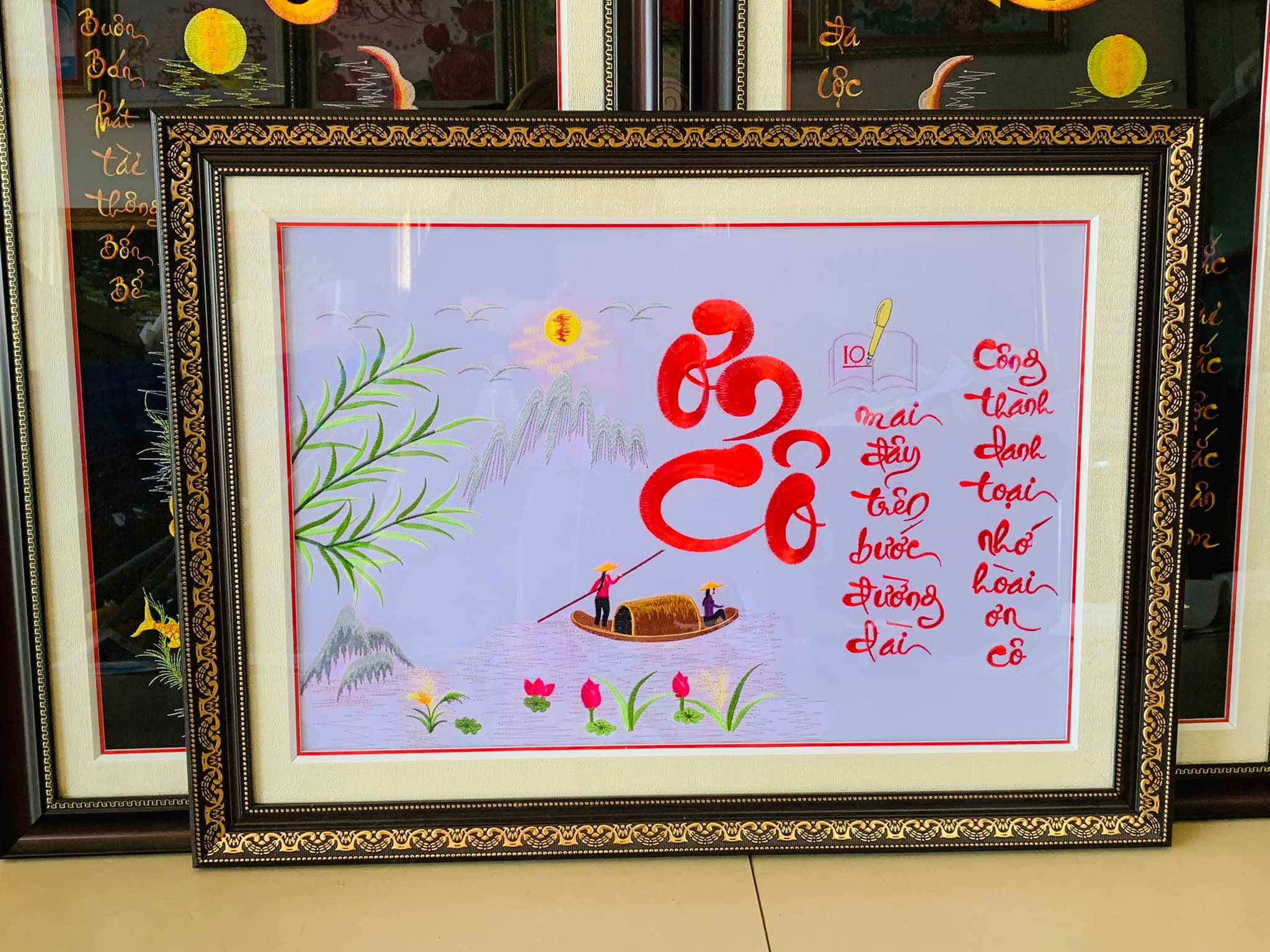 (ĐÃ THÊU) Tranh thêu truyền thống chỉ lụa ƠN CÔ 75x55cm có khung