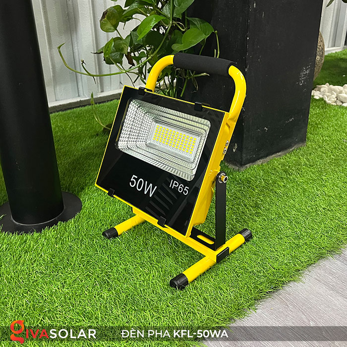 Đèn Pha Sạc điện GIVASOLAR GV-KFL-50WA