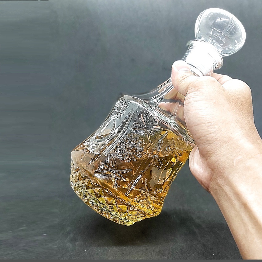 Chai Thủy Tinh đựng Rượu cao cấp Mẫu VÁT TRỤ Hoa Văn Nổi 750ML - Vỏ Chai rượu 750ml