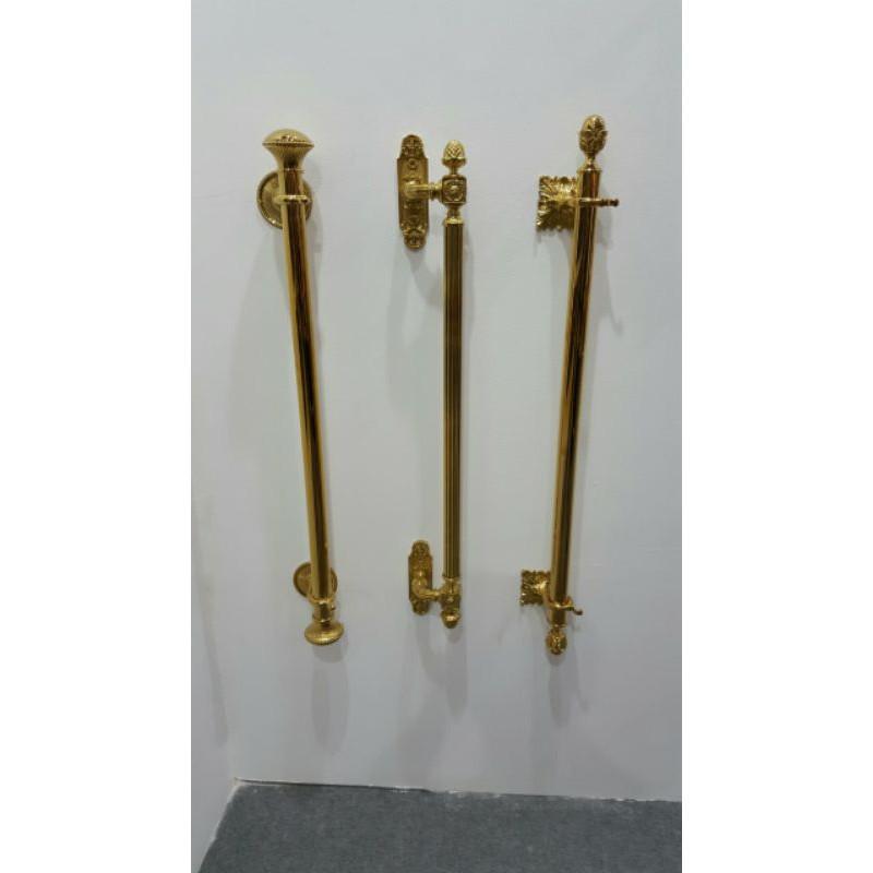 Tay nắm cửa gỗ kèm khóa đồng đúc nguyên khối