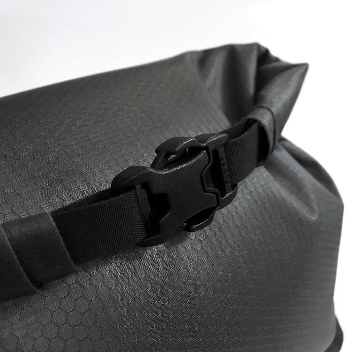 Túi FlatPak Matador đựng các chai dung dịch FlatPak Waterproff Toiletry Case, thiết kế dây gài chắc chắn, chất liệu khán