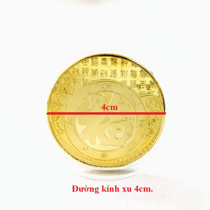 Xu song ngư in Màu dùng để trang trí bàn sách, bàn làm việc, bàn tiệc, xỏ lỗ đeo dây rất may mắn, kích thước 4cm, màu vàng - TMT Collection - SP005269