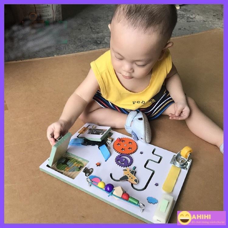 Đồ chơi bằng gỗ Bảng bận rộn mini ,bảng busy board giúp bé phát triển tư duy não bộ và rèn tính kiên trì và đôi tay khéo léo