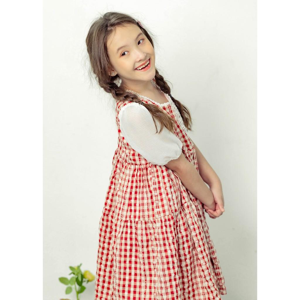 Váy đầm bé gái BYZU, vải cotton caro hoa nhí màu đỏ xinh xắn