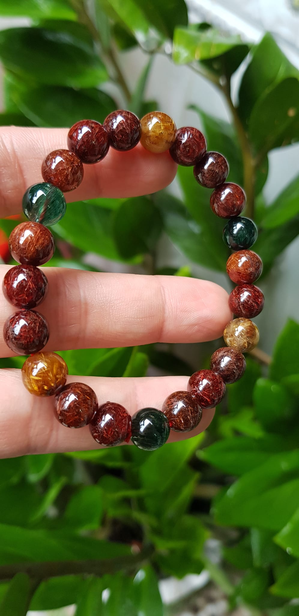 Vòng tay phong thủy đá thạch anh tóc tam tài vip 8li5 hay 8,5mm tuyệt phẩm tuyệt đẹp thiên nhiên ban tặng có tác dụng chiêu tài hút lộc vòng thạch anh tóc màu sắc sang trọng đẹp quyến rũ quyền lực ý nghĩa may mắn, tài lộc tiền tài và sức khỏe ạ