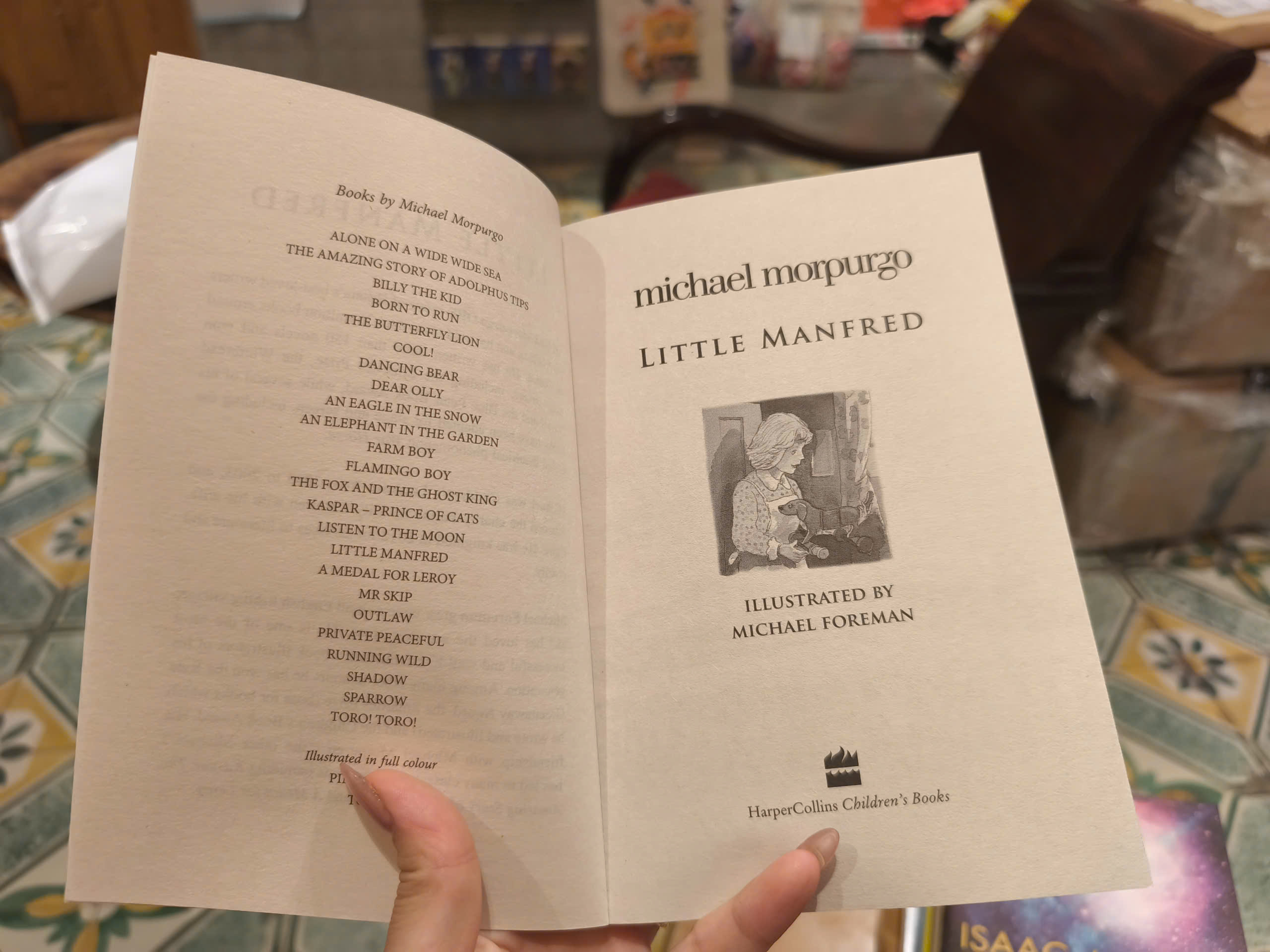 Little Manfred by Michael Morpurgo - Children Story Picture book in English - Sách Ngoại Văn