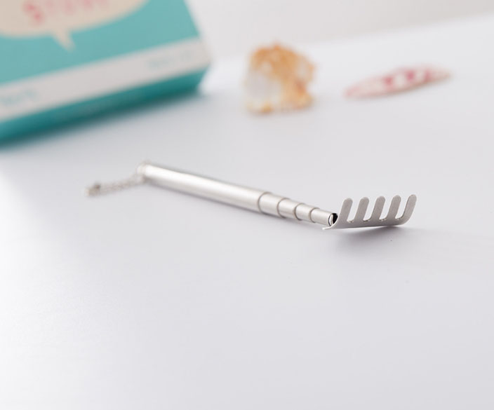 Cây gãi lưng inox thu gọn kéo dài 54cm có móc treo siêu tiện