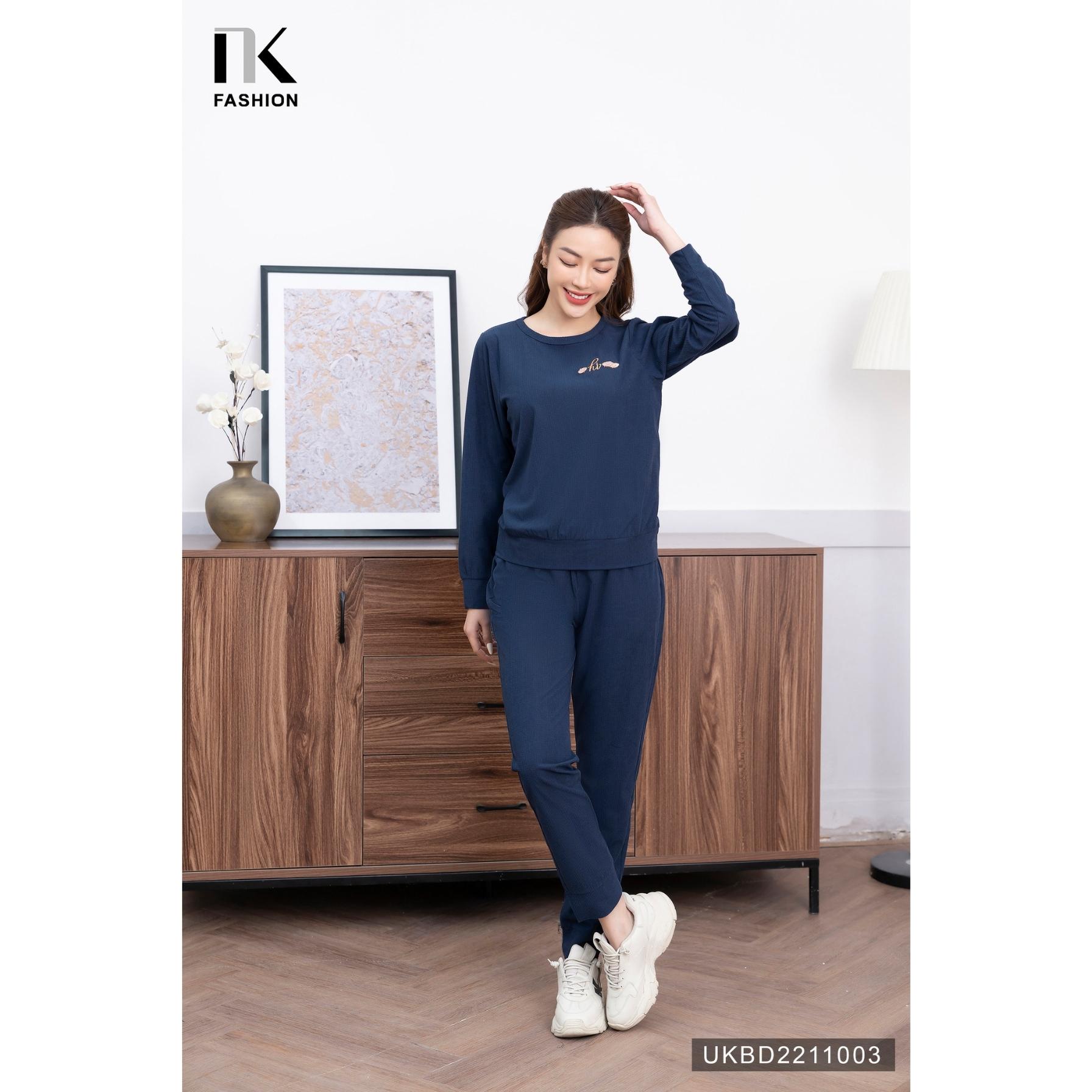 Bộ Đồ Thể Thao Nữ NK FASHION Thêu Ngực Thiết Kế Bo Gấu Chất Liệu Vải Nhập Hàn Cao Cấp UKBD2211003