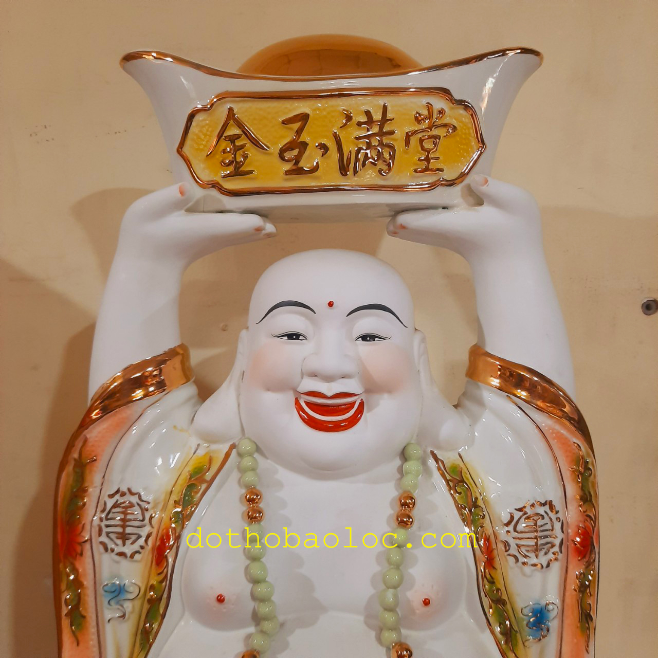 Tượng Phật Di Lặc nâng thỏi vàng phong thủy bằng gốm sứ cao cấp cao 62cm