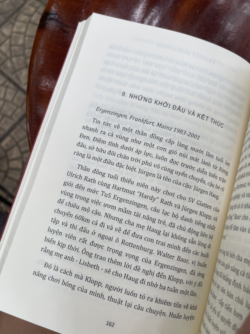 JURGEN KLOPP – THỔI BÙNG HUYÊN NÁO – Raphael Honigstein – Minh Đức dịch – THBooks – NXB Hà Nội