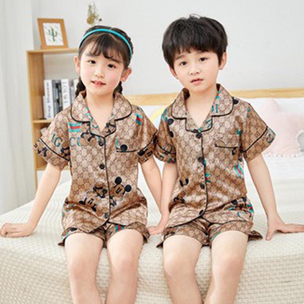 Bộ Pijama Cộc Tay In Họa Tiết Gu Xì Chất Lụa Cao Cấp Cho Bé Trai Và Bé Gái Từ 7 - 28kg - ROSY KIDS