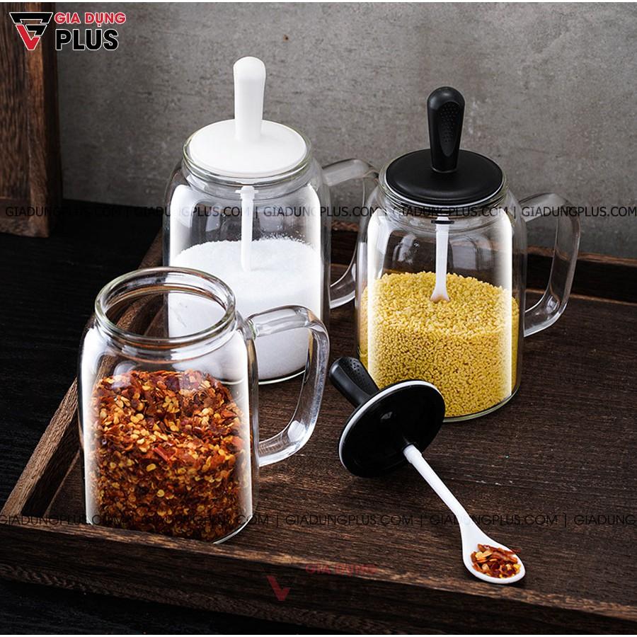 Hủ đựng gia vị muỗng liền nắp thông minh có nắp đậy kín thuỷ tinh borosilicate 380ml, có tay cầm